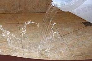 红山漏水维修 免砸砖防水材料该如何施工